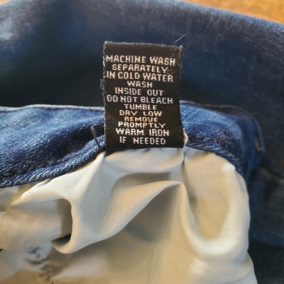 RUE 21 CURVY Mid-Rise Ankle Distressed Jeggings - Picture 10 of 16